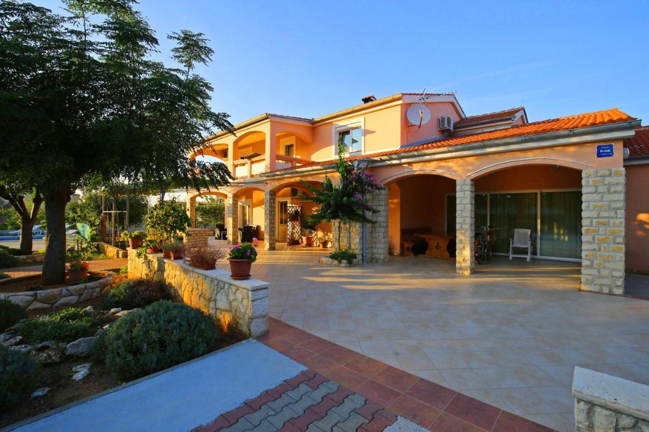 Apartments Nikaia Vir Exterior foto