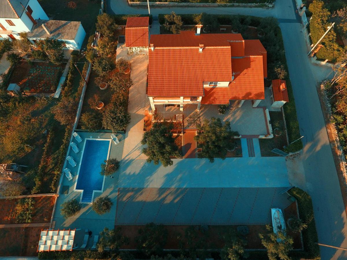 Apartments Nikaia Vir Exterior foto