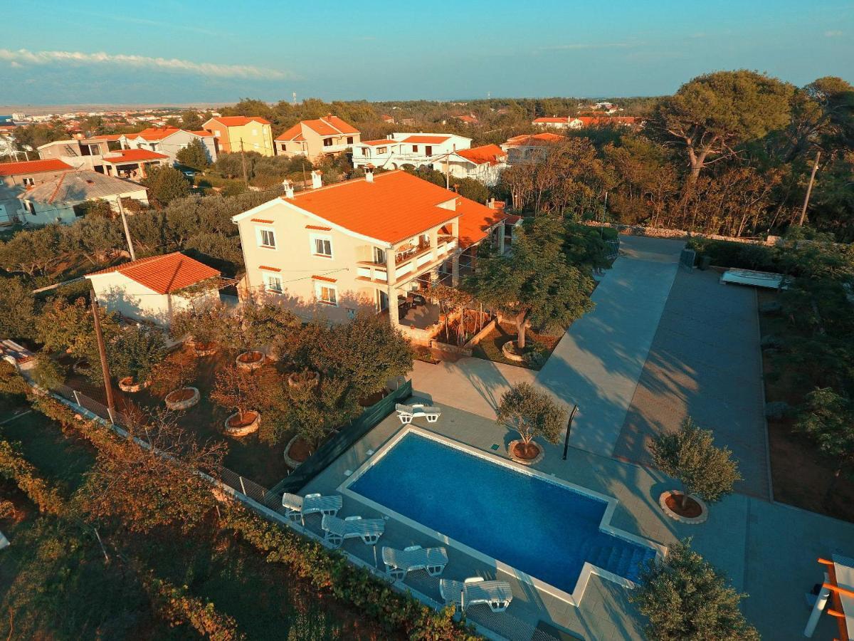 Apartments Nikaia Vir Exterior foto