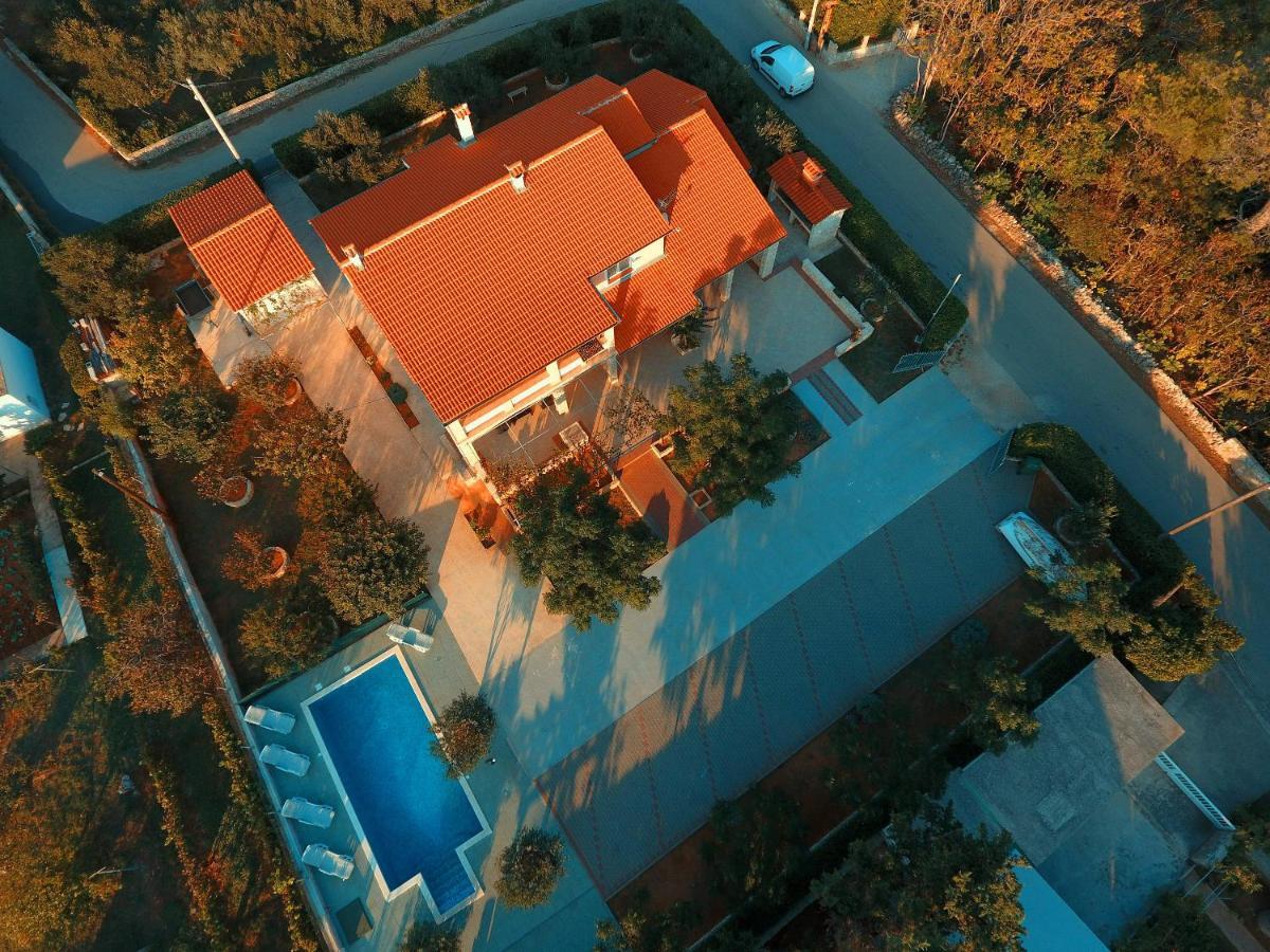 Apartments Nikaia Vir Exterior foto