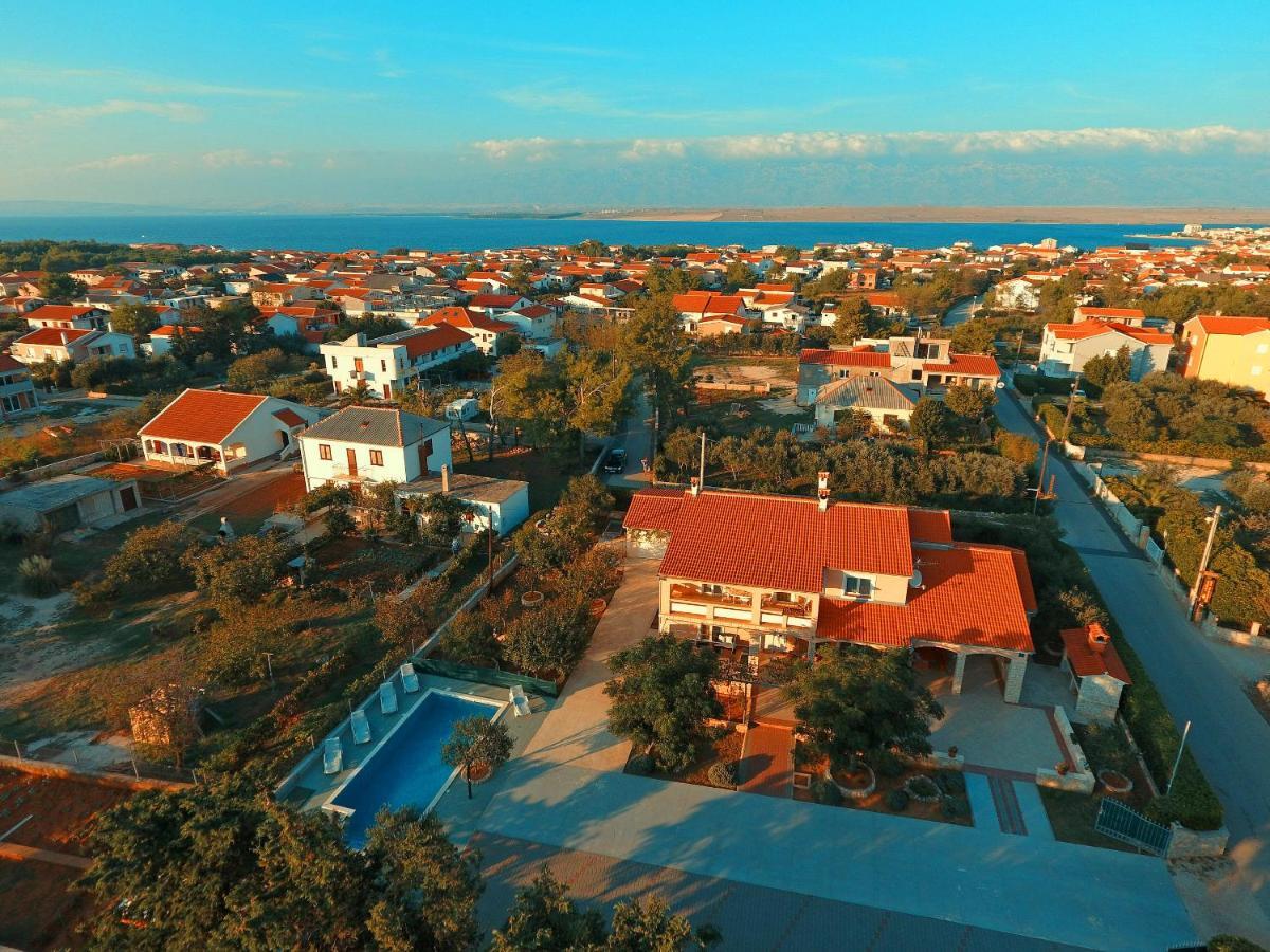 Apartments Nikaia Vir Exterior foto